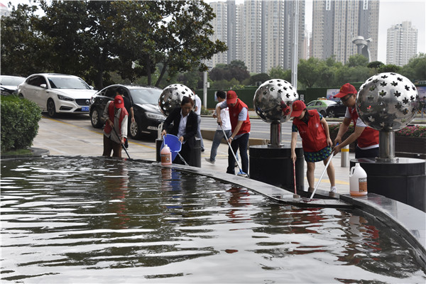 乐鱼官方网站-乐鱼(中国)
联合商务区社区开展“清洁家园 美化社区” 主题志愿服务活动